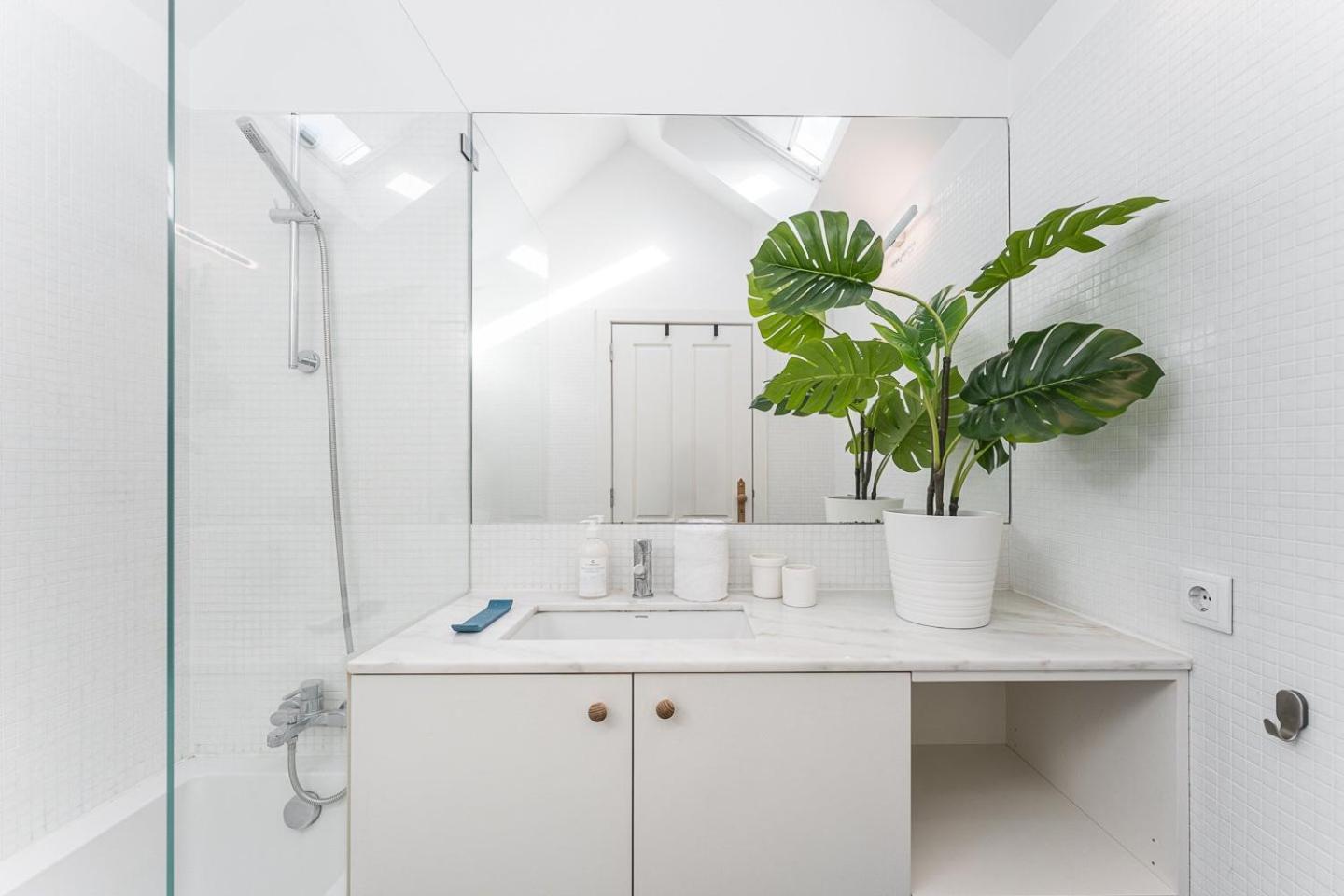 Guestready - Spacious And Modern Apt W/ Skylight Porto Eksteriør bilde
